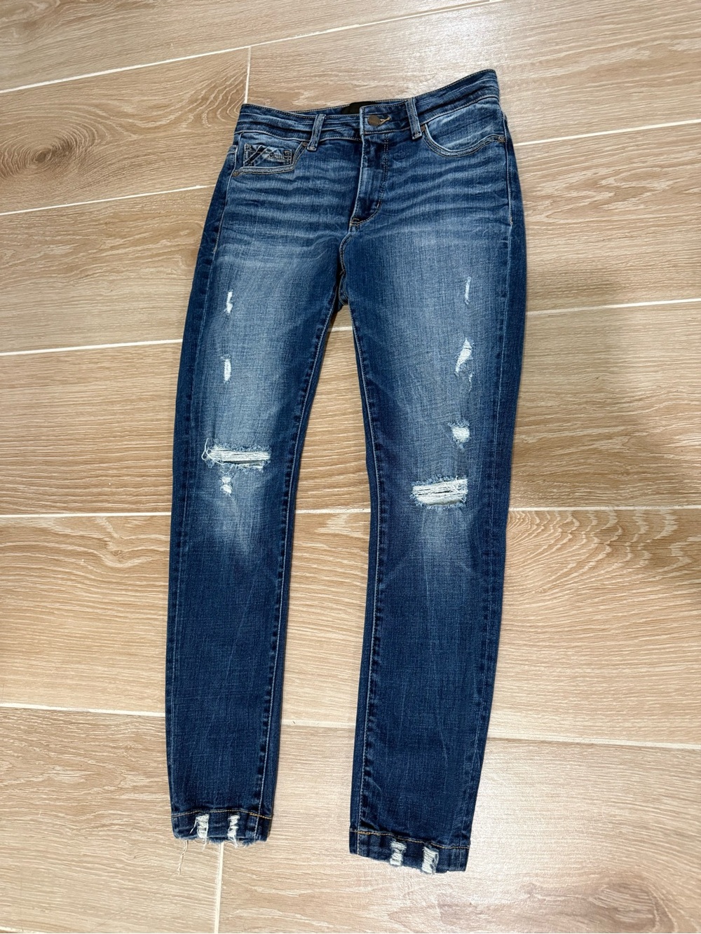 BUCKLE BLACK Women's Dark Blue Distressed Ankle Skinny Jeans Size 27